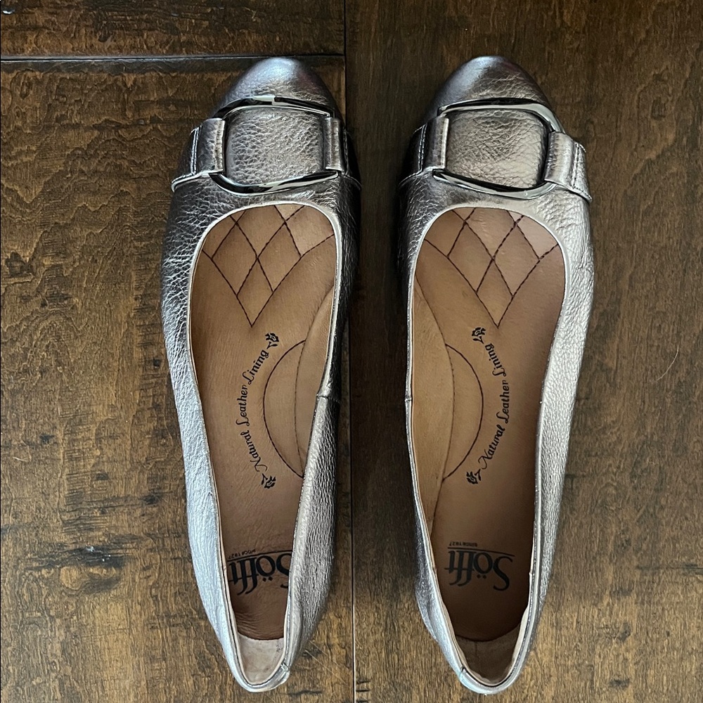 Gold leather Sofft ballet flats with gold buckles